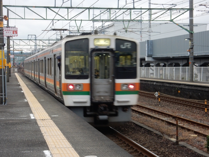 鉄道フォト・写真：JR東海 国鉄211系電車 クモハ211-5011 草薙駅 (JR) 鉄道フォト・写真 by 313系2350番台W1編成海シスさん - 撮影日 2022/11/30 16:15