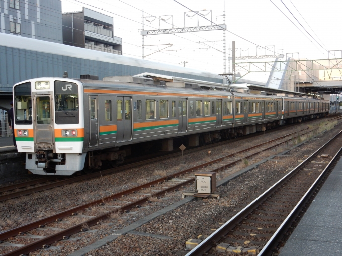 鉄道フォト・写真：JR東海 国鉄211系電車 クハ210-5055 草薙駅 (JR) 鉄道フォト・写真 by 313系2350番台W1編成海シスさん - 撮影日 2022/12/14 16:32