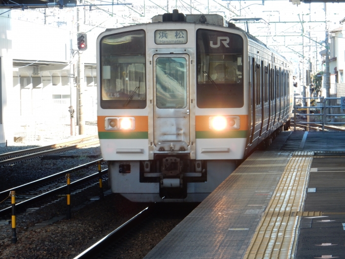 鉄道フォト・写真：JR東海 国鉄211系電車 クハ210-5039 草薙駅 (JR) 鉄道フォト・写真 by 313系2350番台W1編成海シスさん - 撮影日 2022/12/23 10:55