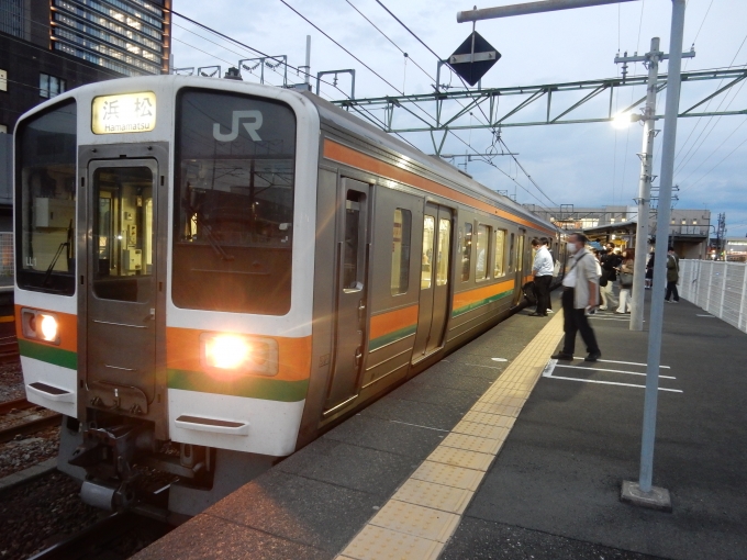 鉄道フォト・写真：JR東海 国鉄211系電車 クハ210-5011 草薙駅 (JR) 鉄道フォト・写真 by 313系2350番台W1編成海シスさん - 撮影日 2022/11/22 16:45