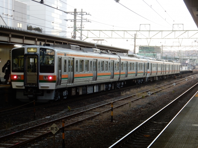 鉄道フォト・写真：JR東海 国鉄211系電車 クモハ211-6008 草薙駅 (JR) 鉄道フォト・写真 by 313系2350番台W1編成海シスさん - 撮影日 2023/01/25 07:02