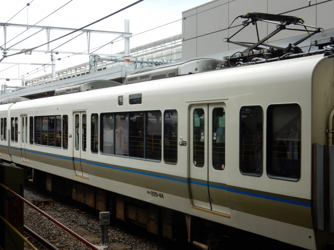 鉄道フォト・写真：JR西日本221系電車 モハ220-44 京都駅 (JR) 鉄道フォト・写真 by 313系2350番台W1編成海シスさん - 撮影日 2023/04/29 13:54