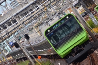 JR東日本E235系電車 鉄道フォト・写真 by まさるさん 西日暮里駅 (JR)：2022年10月08日11時ごろ
