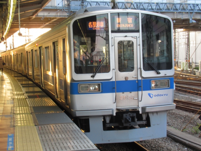 鉄道フォト・写真：小田急電鉄 小田急2000形電車 2053 海老名駅 (小田急) 鉄道フォト・写真 by はこね31さん - 撮影日 2022/11/11 16:06