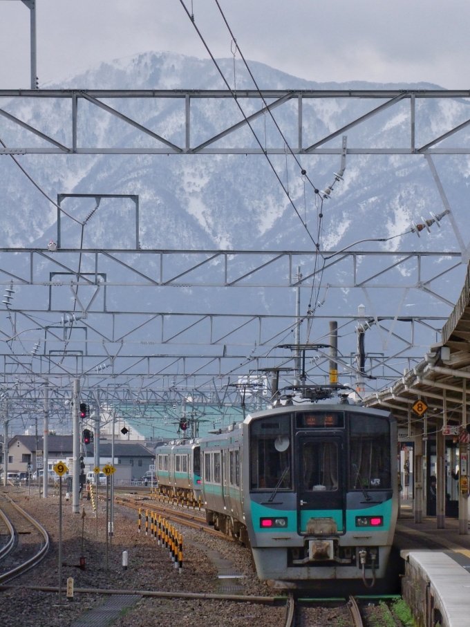 JR西日本125系電車 クモハ125形(Mc) 鉄道フォト・写真 by FM-805Dさん 敦賀駅 (JR)：2011年03月26日09時ごろ