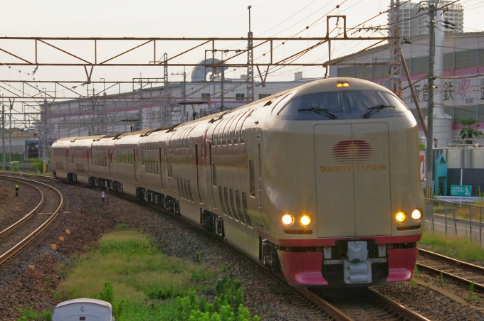 鉄道フォト・写真：JR西日本 285系電車 サンライズ出雲９１号 岸辺駅 鉄道フォト・写真 by FM-805Dさん - 撮影日 2016/08/18 05:54