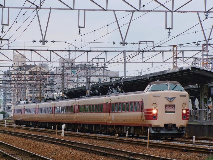 鉄道フォト・写真：JR西日本 国鉄381系電車 まほろば 東淀川駅 鉄道フォト・写真 by FM-805Dさん - 撮影日 2010/04/24 10:21