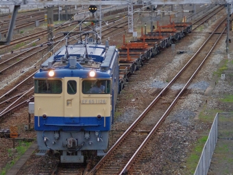 JR西日本 国鉄EF65形電気機関車 EF65-1126 鉄道フォト・写真 by FM-805Dさん 倉敷駅：2013年06月10日05時ごろ