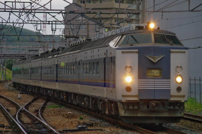 鉄道フォト・写真：JR西日本 国鉄583系電車 クハネ581-22 高槻駅 鉄道フォト・写真 by FM-805Dさん - 撮影日 2013/05/28 05:49