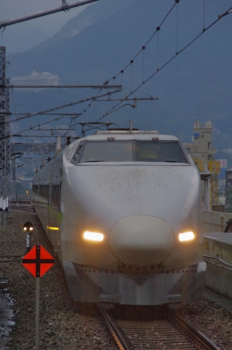 JR西日本 121形(Mc) こだま(新幹線) 121-5002 鉄道フォト・写真 by FM-805Dさん 小倉駅 (福岡県|JR)：2011年10月29日17時ごろ
