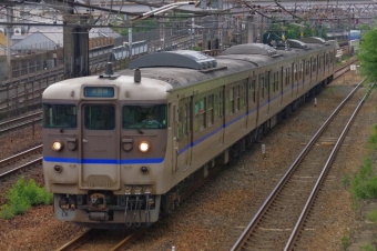 JR西日本 クハ111形 クハ111-7704 鉄道フォト・写真 by FM-805Dさん 京都駅 (JR)：2012年09月23日14時ごろ