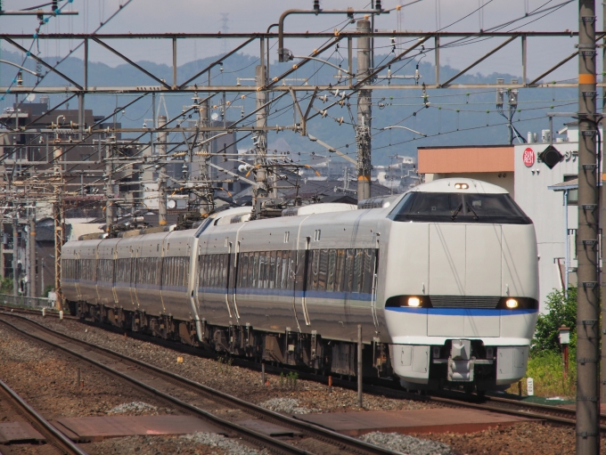 鉄道フォト・写真：JR西日本 683系電車 サンダーバード 茨木駅 鉄道フォト・写真 by FM-805Dさん - 撮影日 2023/05/20 13:54