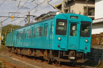JR西日本 クモハ105形 クモハ105-523 鉄道フォト・写真 by FM-805Dさん 和歌山駅 (JR)：2015年11月15日13時ごろ