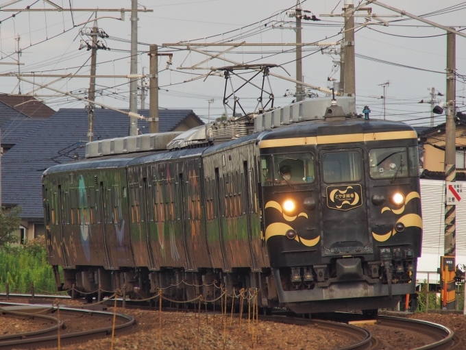 鉄道フォト・写真：あいの風とやま鉄道413系電車  とやま絵巻 クモハ413-3 東富山駅 鉄道フォト・写真 by FM-805Dさん - 撮影日 2023/08/14 06:43