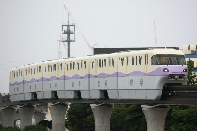舞浜リゾートライン10形(M) 53 鉄道フォト・写真 by ikさん 舞浜駅：2022年07月26日09時ごろ
