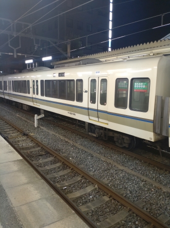 JR西日本221系電車 サハ221形(T) サハ221-26 鉄道フォト・写真 by 沙耶さん ：2022年11月11日20時ごろ