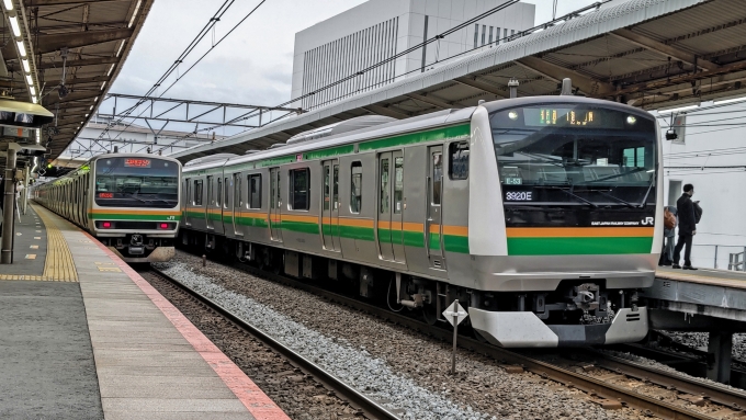 鉄道フォト・写真：JR東日本E233系電車 クハE232-3503 戸塚駅 (JR) 鉄道フォト・写真 by traintrain88さん - 撮影日 2022/11/26 07:47