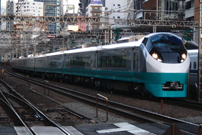 JR東日本 クハE657形 ときわ(特急) クハE657-17 鉄道フォト・写真 by S V Oさん 田町駅 (東京都)：2022年12月31日16時ごろ