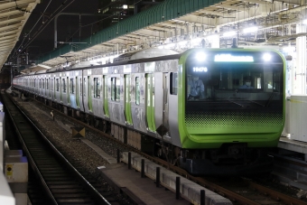 JR東日本 E235系 鉄道フォト・写真 by mocotan☆さん 東京駅 (JR)：2021年10月06日20時ごろ