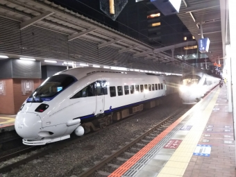 JR九州885系電車 鉄道フォト・写真 by 一般人よりは電車好きな人さん 博多駅 (JR)：2022年08月05日22時ごろ