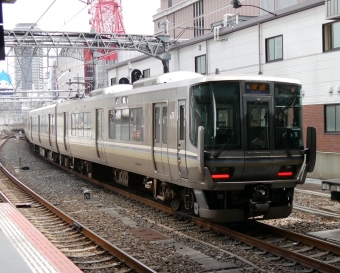 JR西日本 クハ222形 クハ222-2002 鉄道フォト・写真 by 一般人よりは電車好きな人さん 大阪駅：2023年03月13日11時ごろ