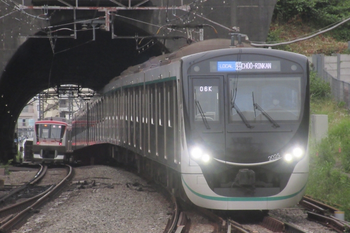 鉄道フォト・写真：東急電鉄 東急2020系電車 2025 梶が谷駅 鉄道フォト・写真 by くりはしさん - 撮影日 2022/06/15 18:27