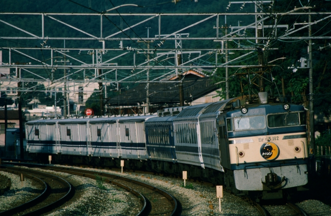 鉄道フォト・写真：JR西日本 国鉄EF65形電気機関車 カートレイン九州 EF65112 山崎駅 (京都府) 鉄道フォト・写真 by amiさん - 撮影日 1987/08/17 00:00