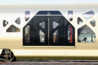 JR東日本 TRAIN SUITE 四季島 E001系 鉄道フォト・写真 by とんぬらさん ：2023年02月19日16時ごろ