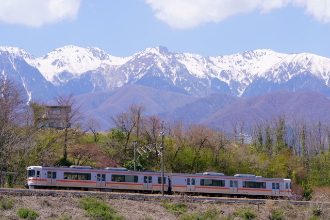 鉄道フォト・写真：JR東海313系電車 クモハ313-3018 伊那本郷駅 鉄道フォト・写真 by tchsさん - 撮影日 2021/04/11 12:19