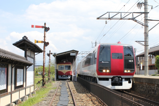 鉄道フォト・写真：長野電鉄2100系電車 スノーモンキー デハ2111 小布施駅 鉄道フォト・写真 by tchsさん - 撮影日 2024/04/27 12:52