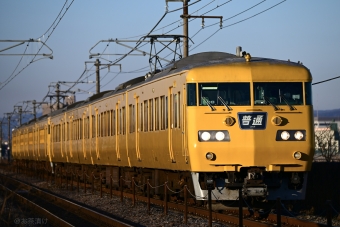 JR西日本 クハ117形 クハ117-102 鉄道フォト・写真 by お茶漬けさん ：2023年01月31日07時ごろ
