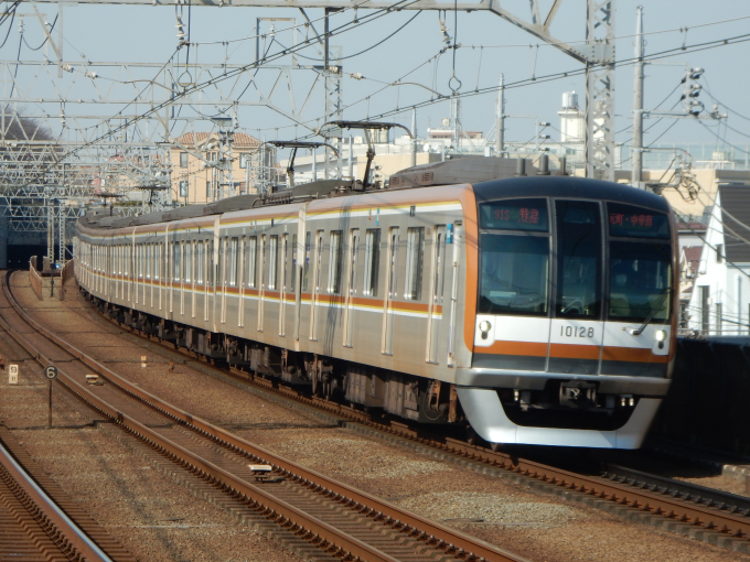 東京メトロ 10128 (東京メトロ10000系) 車両ガイド | レイルラボ