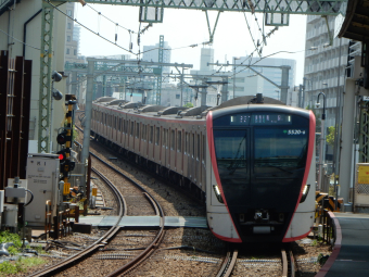 8号 東京都交通局 5520-8 (都営5500形) 車両ガイド | レイルラボ