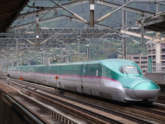 JR東日本 E5系新幹線電車 はやぶさ E523-24 鉄道フォト・写真 by mattyanさん 福島駅 (福島県|JR)：2023年05月14日12時ごろ
