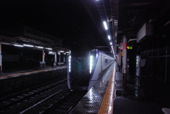 JR東日本E353系電車 あずさ 鉄道フォト・写真 by Tetsuotaさん 石和温泉駅：2023年07月01日22時ごろ