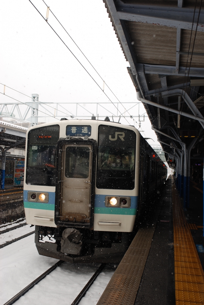 鉄道フォト・写真：JR東日本 国鉄211系電車 クモハ211-3043 上諏訪駅 鉄道フォト・写真 by Tetsuotaさん - 撮影日 2024/02/23 13:12