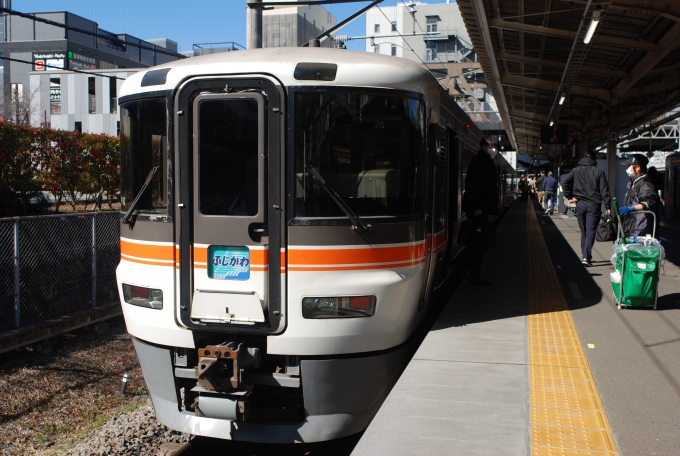 鉄道フォト・写真：JR東海373系電車 ふじかわ クモハ373-10 甲府駅 鉄道フォト・写真 by Tetsuotaさん - 撮影日 2024/02/28 10:31