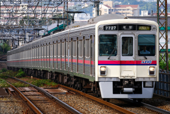 京王電鉄 7727 (京王7000系) 車両ガイド | レイルラボ(RailLab)