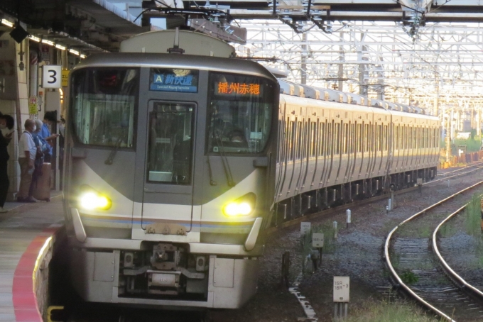 鉄道フォト・写真：JR西日本225系電車 クモハ224-18 草津駅 (滋賀県) 鉄道フォト・写真 by 結電区さん - 撮影日 2022/09/25 17:10