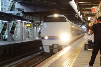 JR西日本 683系電車 サンダーバード(特急) 鉄道フォト・写真 by 大阪メトロ400系さん 大阪駅：2023年06月11日16時ごろ