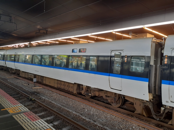 鉄道フォト・写真：JR西日本 683系電車 サンダーバード サハ682-4410 大阪駅 鉄道フォト・写真 by トリテツノワグマさん - 撮影日 2022/11/20 08:35