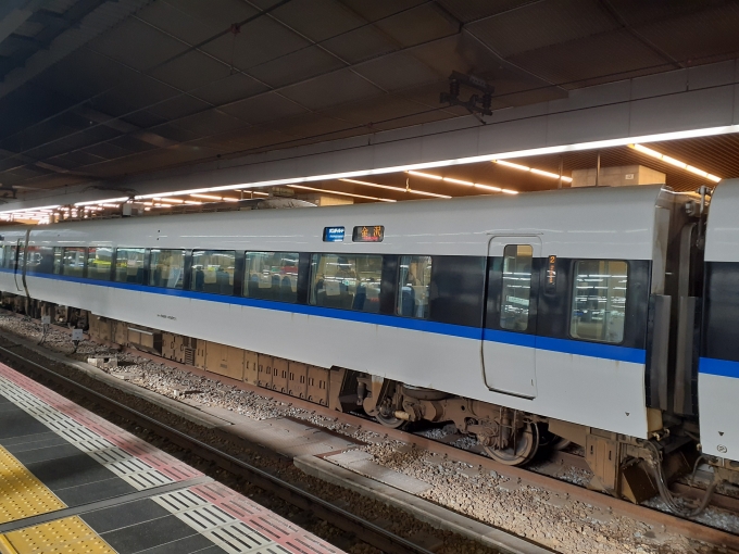 鉄道フォト・写真：JR西日本 683系電車 サンダーバード サハ682-4320 大阪駅 鉄道フォト・写真 by トリテツノワグマさん - 撮影日 2022/11/20 08:34