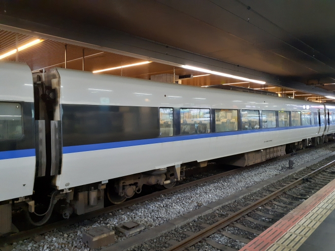 鉄道フォト・写真：JR西日本 683系電車 サンダーバード サハ683-4708 大阪駅 鉄道フォト・写真 by トリテツノワグマさん - 撮影日 2023/09/22 15:06