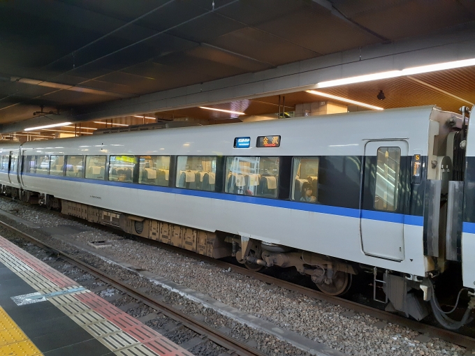 鉄道フォト・写真：JR西日本 683系電車 サンダーバード モハ683-5408 大阪駅 鉄道フォト・写真 by トリテツノワグマさん - 撮影日 2023/09/22 15:07