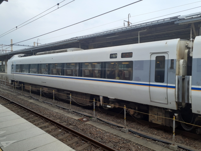 鉄道フォト・写真：JR西日本 681系電車 しらさぎ クモハ681-506 米原駅 (JR) 鉄道フォト・写真 by トリテツノワグマさん - 撮影日 2023/10/08 13:46