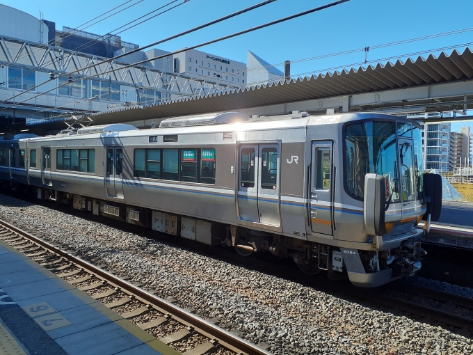 鉄道フォト・写真：JR西日本223系電車 クモハ223-6084 南草津駅 鉄道フォト・写真 by トリテツノワグマさん - 撮影日 2023/02/27 13:13