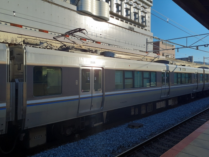 鉄道フォト・写真：JR西日本223系電車 モハ223-2151 京都駅 (JR) 鉄道フォト・写真 by トリテツノワグマさん - 撮影日 2023/11/21 08:37