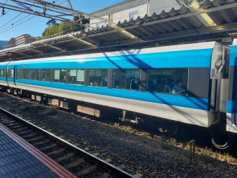 JR東日本 モハE256形 踊り子(特急) モハE256-2002 鉄道フォト・写真 by トリテツノワグマさん 熱海駅：2023年12月21日13時ごろ