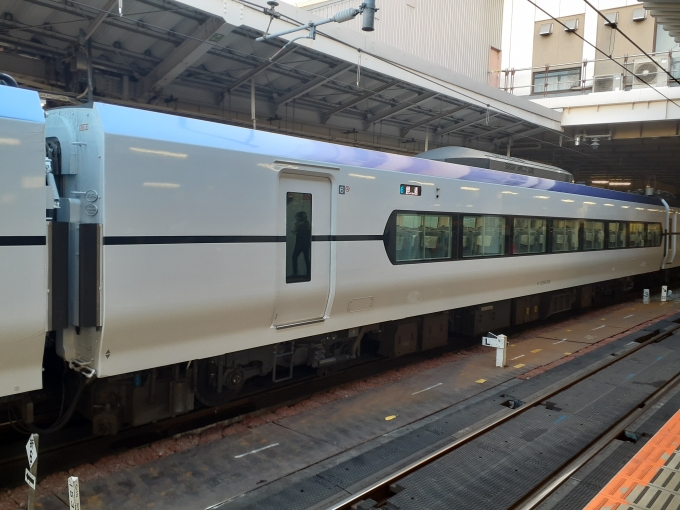 JR東日本 モハE352形 モハE352-508 鉄道フォト・写真 by トリテツノワグマさん 新宿駅 (JR)：2023年12月23日11時ごろ