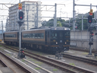 JR九州 国鉄キハ185系気動車 A列車で行こう(特急) 鉄道フォト・写真 by 1700さん 熊本駅：2023年07月31日17時ごろ